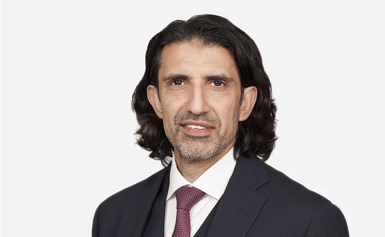 Aki Hussain, Hiscox